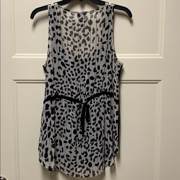 Top - Picture 2 of 2